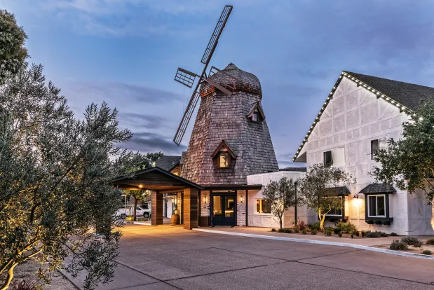 Sideways Inn Featured in “Central Coast Wine Adventures: Back in the Land of Sideways”